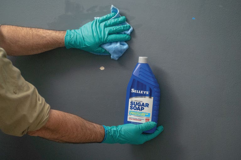 https://www.homehardware.com.au/media/DIY_articles/PrepareWallForPaint/Sugar-Soap.jpg